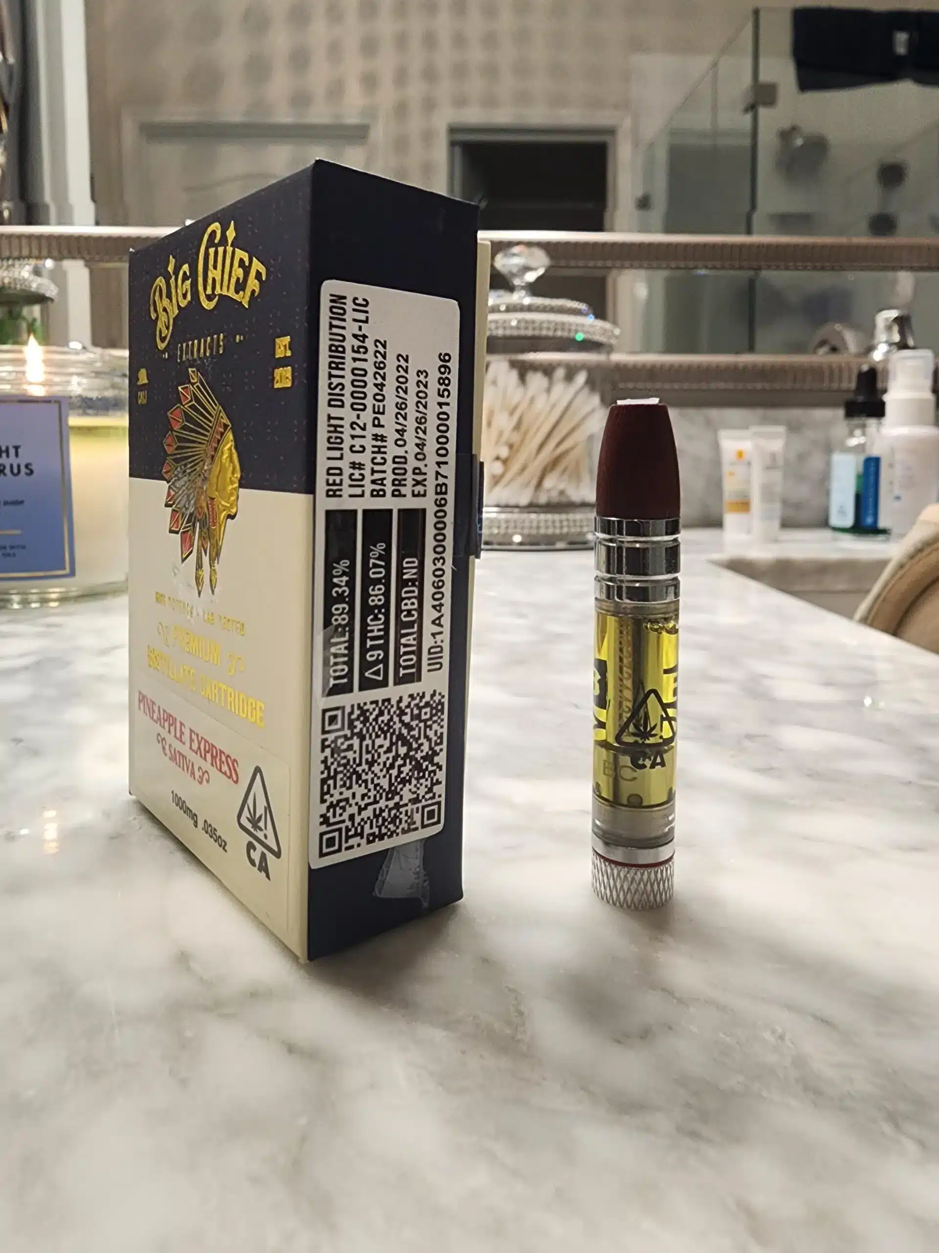 newBig Chief Cartridges: The Complete 2025 Guide - Reviews, Strains & Authenticationa genuine big chief cartridge with a clear logo and golden oil showing the clean and professional branding
